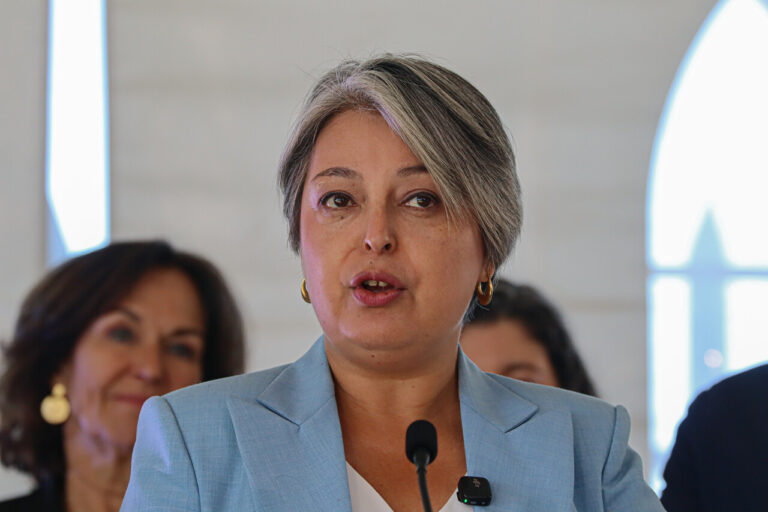 Jeannette Jara destaca reducción a 42 horas “aunque a la ultraderecha no le guste que las personas tengan derechos”