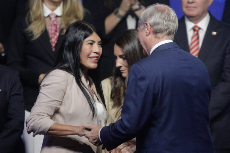 Alcaldesa de Valdivia condena agresión a ministra Lincolao: 