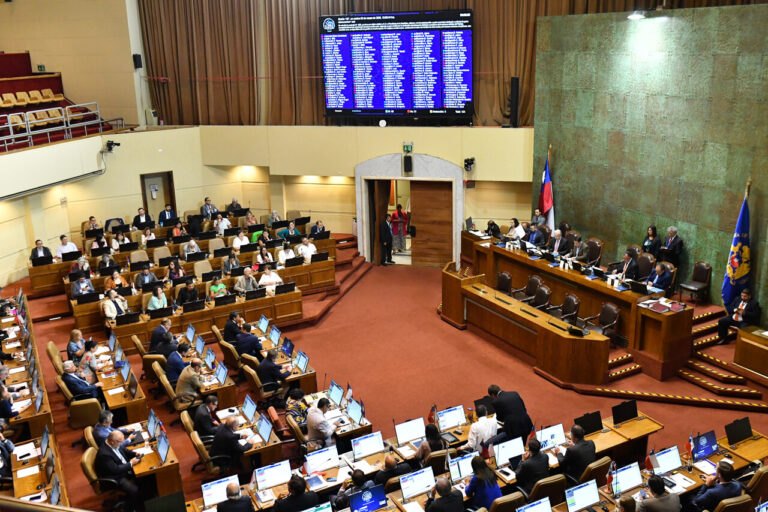 Más diputados en la Región Metropolitana: Servel hace oficial ajuste de escaños de cara a la próxima elección