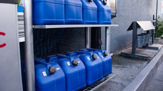 Enap confirma fuerte baja del precio de la parafina para la primera semana de abril