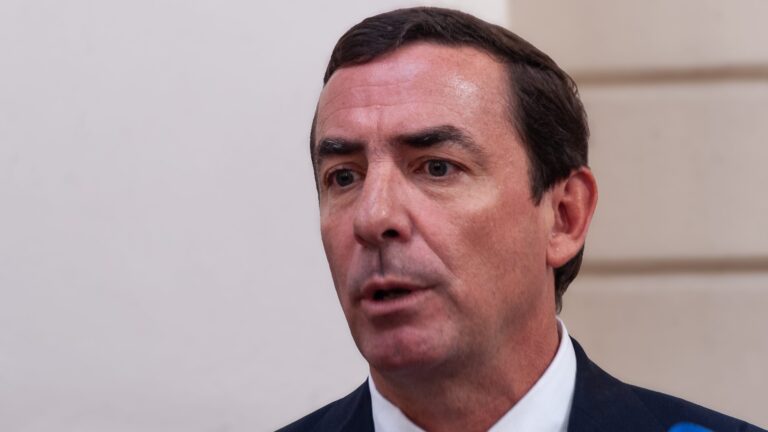 Ministro de Justicia informa que hay 28 solicitudes de indulto pendientes: “No todas están vinculadas al estallido social”