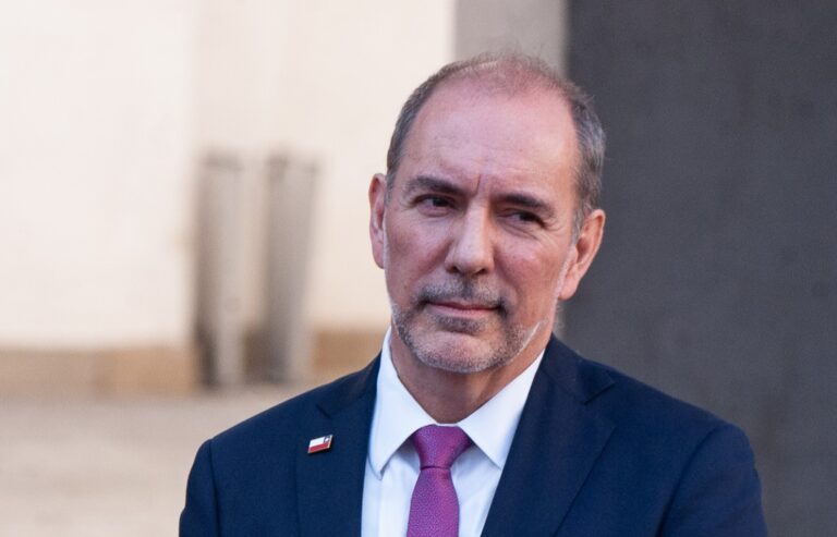 De Grange apunta a exministro Muñoz por cable Chile-China: “No tomó conciencia de lo que significaba el documento que firmó”