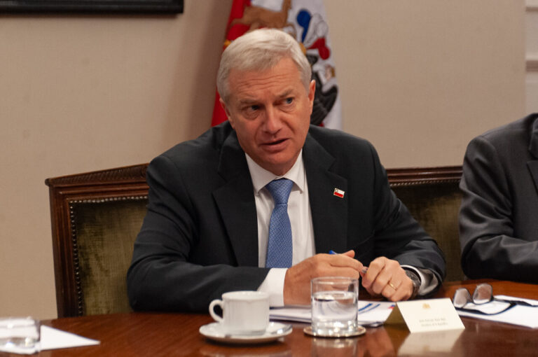 Kast sugiere visita a Bolivia tras reunión de cancilleres: 