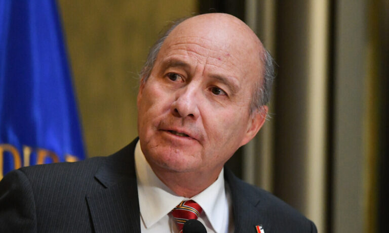 Ministro Quiroz descarta dividir Plan de Reconstrucción del Gobierno: Asegura que las medidas tributarias son parte de un 