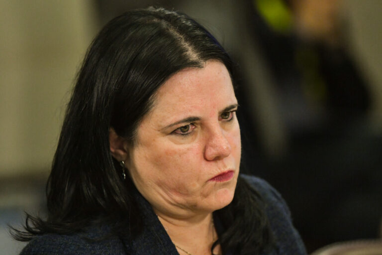 Steinert anuncia querella contra senador Núñez por “imputaciones injuriosas” sobre sociedad con exdefensor de narcotraficante
