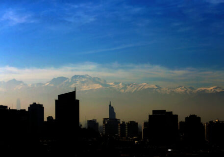 Chile queda fuera del top 20 de los países más educados del mundo, según estudio de percepción