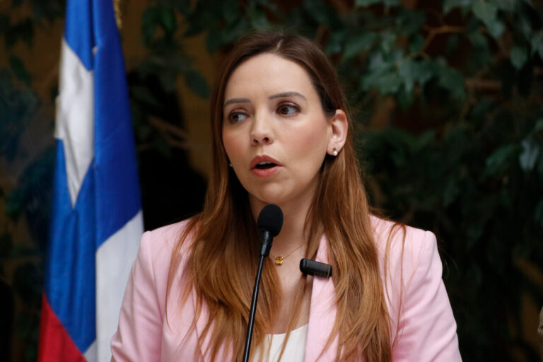 RN pide respetar presunción de inocencia antes de aplicar medidas a Camila Flores por investigación de Fiscalía