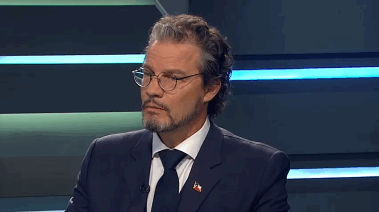 “Es una alternativa”: Diputado Cristián Contreras abre la puerta a renunciar al PDG tras diferencias con Franco y Zandra Parisi