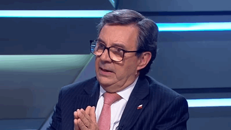 Ministro de Defensa e indulto a uniformados del estallido social: “Me parece bien que el Presidente Kast lo ejerza (...) la justicia no fue libre