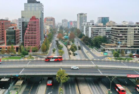 Fin a las contribuciones de adultos mayores: Estudio señala que comunas más beneficiadas serán Las Condes, Vitacura y Lo Barnechea