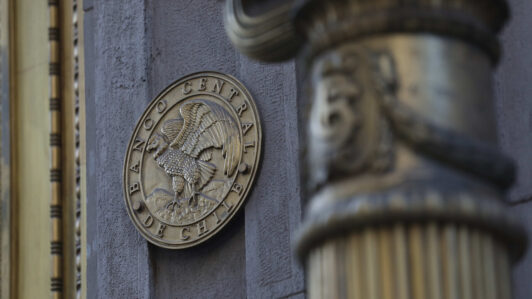 Expertos recomiendan al Banco Central mantener la tasa de interés en 4,5% y descartan que se reduzca este año