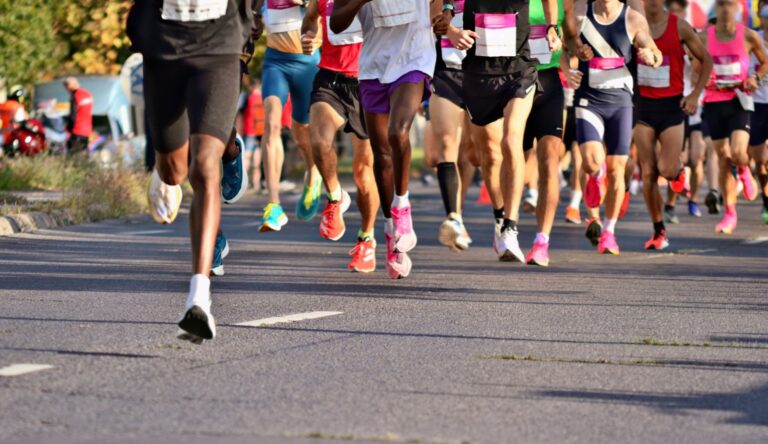 “De 20 a 30 gramos cada tres horas”: El rol clave de la proteína para los 33 mil corredores de la Maratón de Santiago