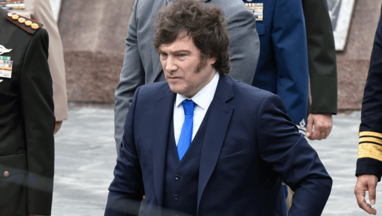 Embajada de Rusia rechaza acusación de campaña contra Milei tras denuncia de red de espionaje en Argentina