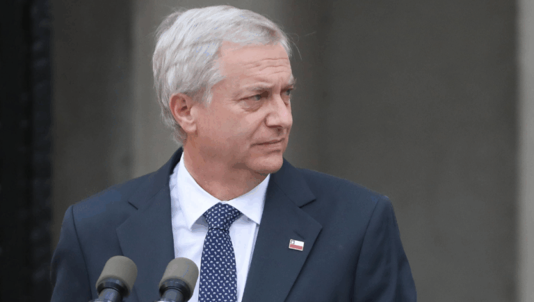 Cadem: Desaprobación a gestión de Kast sigue aumentando y llega al 53% en su tercera semana