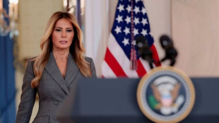 Melania Trump niega vínculo con Epstein y pide al Congreso audiencias para víctimas