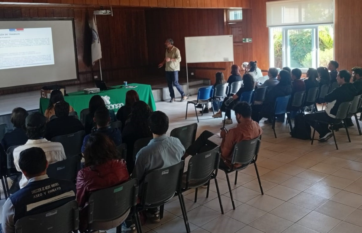 Programa de Arborización Urbana 2026: Se entregarán 18 mil plantas a los 52 municipios de la Región Metropolitana/Conaf