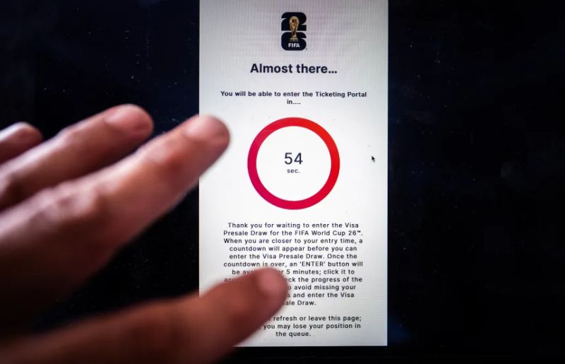 Esta fotografía ilustrativa muestra el reloj de cuenta regresiva en el sitio web de la FIFA para los aficionados que esperan registrarse para obtener boletos para la Copa del Mundo en la Ciudad de México, el 10 de septiembre de 2025. Carl de Souza/AFP/Getty Images