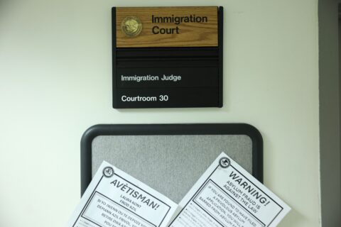 El Gobierno de Trump pausa temporalmente las decisiones de inmigración como parte de un nuevo esfuerzo de seguridad