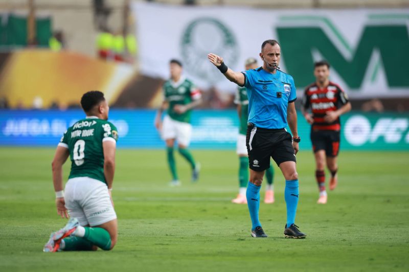 Darío Herrera dirigió la última final de la Copa Libertadores, disputada entre el Palmeiras y el Flamengo, ambos de Brasil. Héctor Vivas/Getty Images