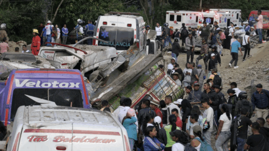 Colombia: Ataque con explosivos en carretera dejó al menos 20 fallecidos