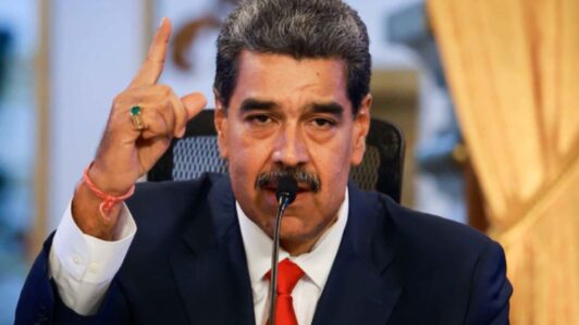 Juez de EE.UU. acepta licencias de la OFAC para que Venezuela pague la defensa legal de Maduro y su esposa