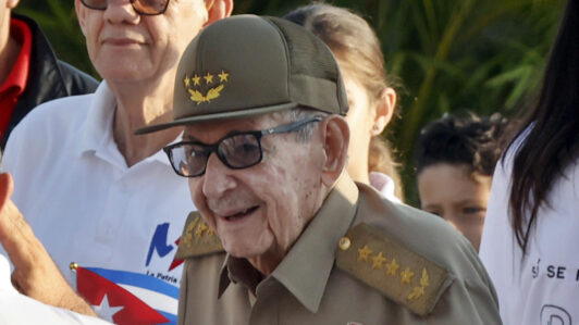 Estados Unidos presenta cargos penales contra el expresidente cubano Raúl Castro