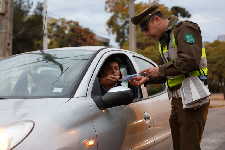 Restricción vehicular: ¿Qué autos no pueden circular este miércoles 6 de mayo en Santiago?
