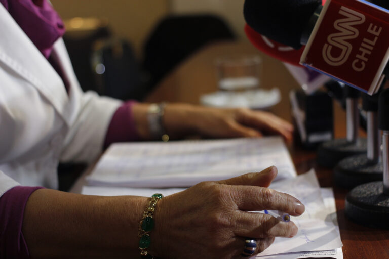 Desafío sanitario: Expertos advierten urgencia de ficha clínica integrada para frenar ineficiencias en el sistema de salud