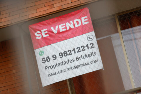 Se desploman las ventas de departamentos en el sector oriente de Santiago: Cayeron 50% durante el último año