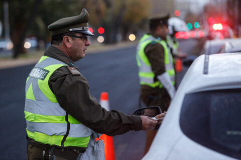 Restricción vehicular: ¿Qué autos no pueden circular este miércoles 20 de mayo en Santiago?