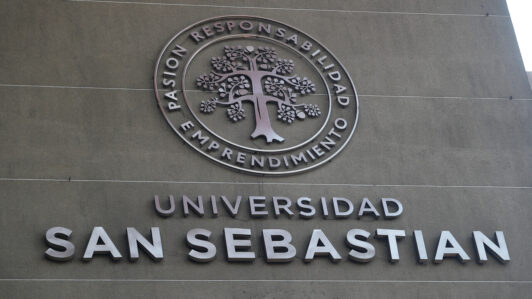 Investigan denuncia de violación grupal contra alumna de la U. San Sebastián en Concepción: SernamEG anunció querella