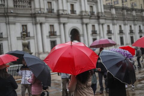Declaran alerta temprana preventiva para la Región Metropolitana por sistema frontal: Se prevén lluvias, viento y tormentas eléctricas