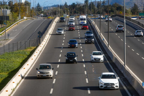 Interferiado del 21 de mayo: Cerca de 500 mil vehículos saldrán de Santiago y no habrá 