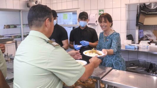 Contraloría descartó irregularidades de María Pía Adriasola por servir almuerzo en casino de La Moneda