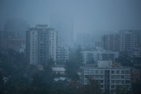 Se mantienen las temperaturas bajas y la nubosidad en Santiago | CNN Tiempo