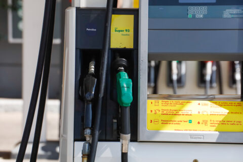 Ministro Quiroz ante posible alza en el precio de los combustibles: “Vamos a hacer todo lo posible para que no suceda”