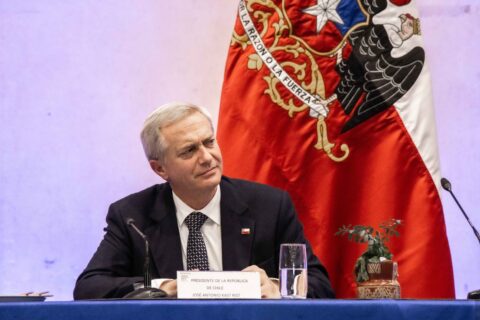 Cadem: Desaprobación del Presidente Kast llega al 58% y 64% no cree que el Gobierno tenga un plan concreto en seguridad