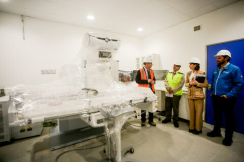 Autoridades supervisan obras del nuevo Hospital del Salvador/Agencia Uno