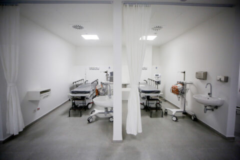 Autoridades supervisan obras del nuevo Hospital del Salvador/Agencia Uno