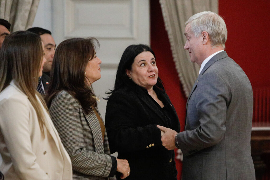 Cadem: 87% está de acuerdo con el cambio de gabinete y aprobación del presidente Kast sube al 40%