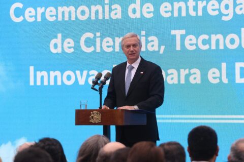 “Chile cree y necesita la ciencia”: Presidente Kast valora la investigación, pero insta al buen uso de los recursos ante una “situación fiscal estrecha”
