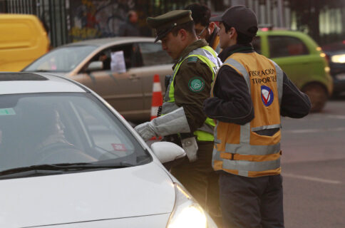 Restricción vehicular: ¿Qué autos tienen prohibido circular en Santiago este miércoles 27 de mayo?