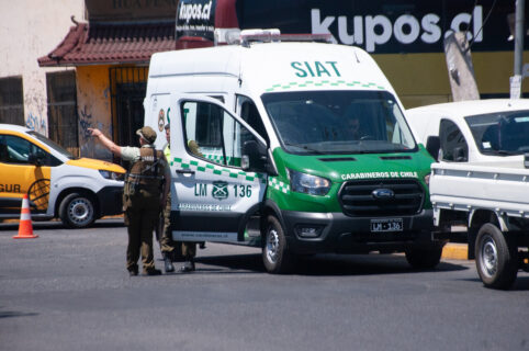 Conductor muere tras violento choque en Maipú: Tres acompañantes resultaron lesionados
