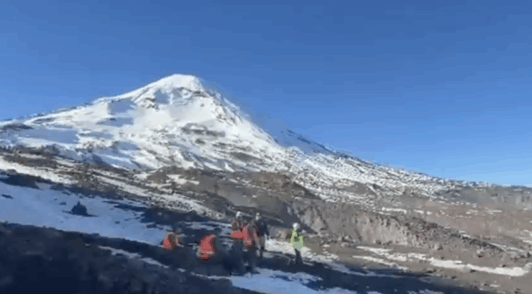 Mujer murió tras caer en una grieta del volcán Llaima durante una excursión