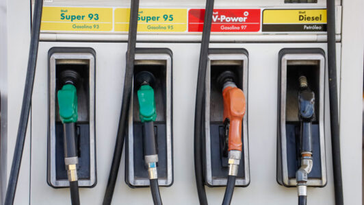 Combustibles bajan este jueves: Gobierno interviene el MEPCO para amortiguar precios