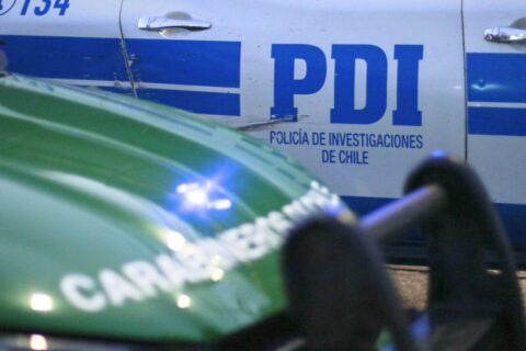 Exjueza choca su vehículo en La Reina: Impactó a cafetería y trabajadora sufrió lesiones