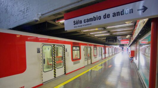 Metro reporta agresión con arma blanca a uno de sus guardias en estación Pedro de Valdivia: Sujeto fue detenido