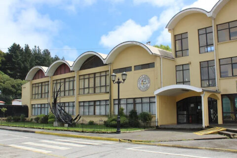 Pelea en liceo de Talcahuano deja 17 estudiantes detenidos y profesores lesionados