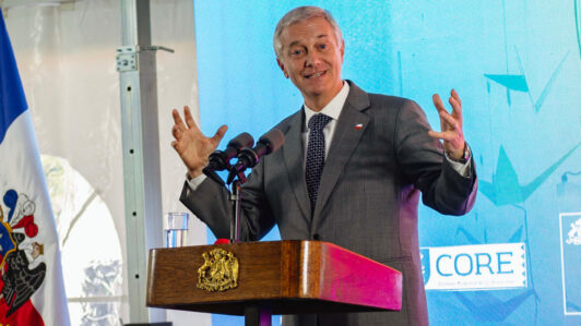 Presidente Kast dona el 20% de su primer sueldo y anuncia política de austeridad permanente