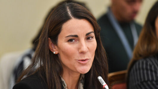 Ministra Arzola estudia hacer una pausa en el traspaso de colegios a los SLEP y no descarta modificar la ley